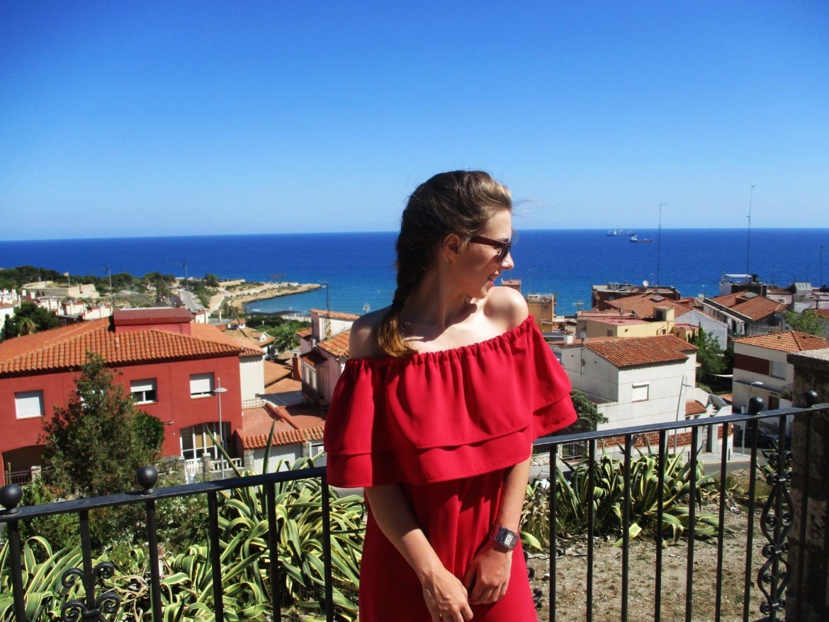 Vestido sin hombros LOOKS AND DIY